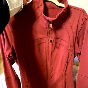 Lululemon define jacket size 14 maroon